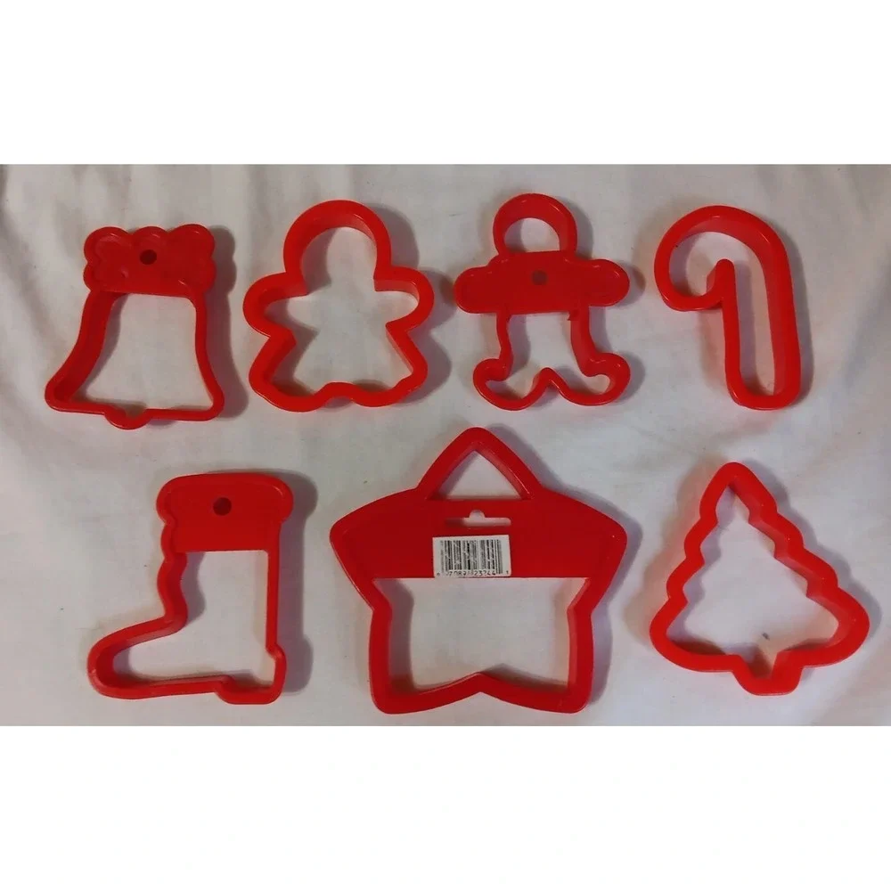 Christmas Cookie Cutters Plastic Lot‎ Of 7 READ